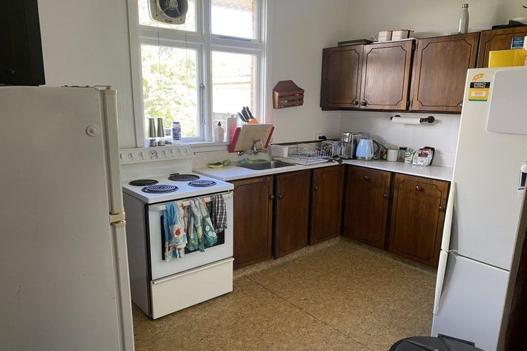 Photo of property in 129 Macandrew Road, South Dunedin, Dunedin, 9012