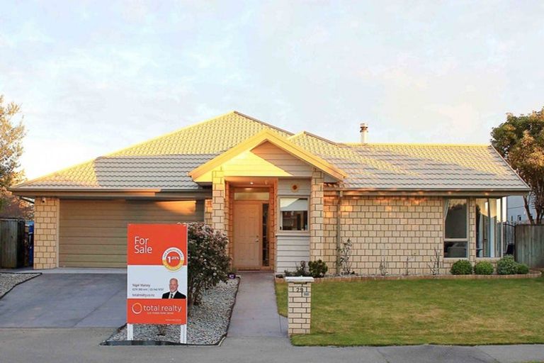 Photo of property in 29 Linkwater Way, Parklands, Christchurch, 8083