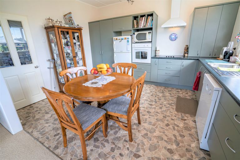 Photo of property in 5 Pearce Street, Bluff, 9814