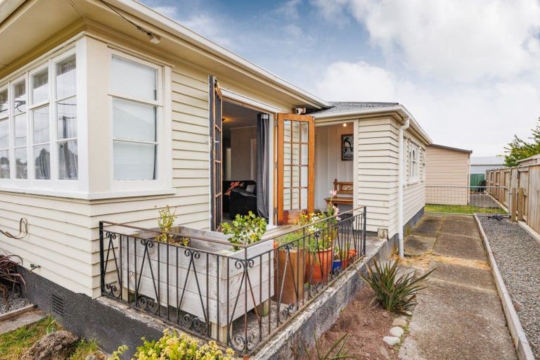 Photo of property in 32 Taylor Avenue, Feilding, 4702