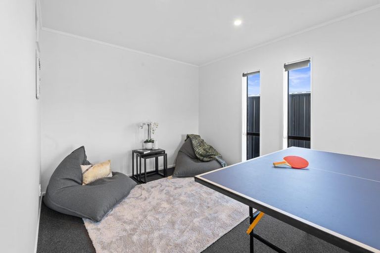 Photo of property in 2/99 Riverside Road, Orewa, 0931