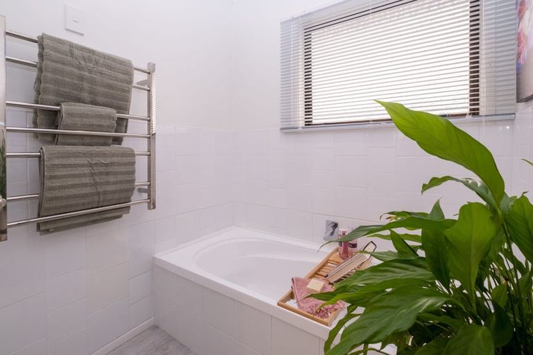 Photo of property in 142 Parklands Avenue, Bell Block, New Plymouth, 4312