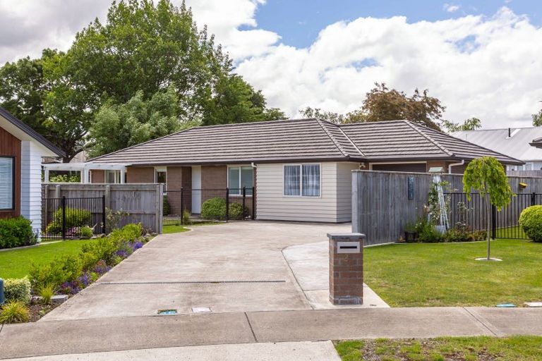 Photo of property in 25 Tarata Grove, Lansdowne, Masterton, 5810