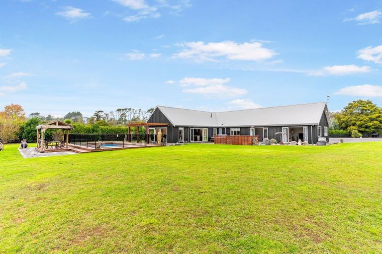 Photo of property in 104 Foster Road, Kumeu, 0891