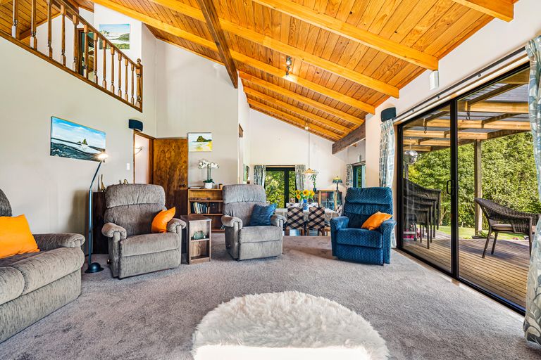 Photo of property in 168 Carter Road, Oratia, Auckland, 0604