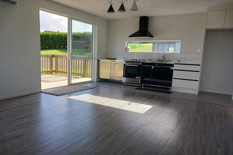 Photo of property in 73d Oraha Road, Kumeu, 0892