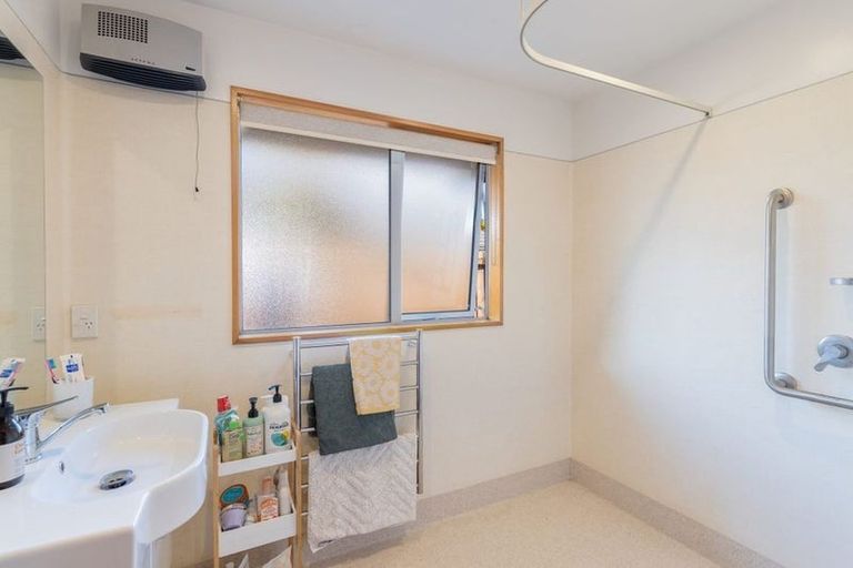 Photo of property in 76 Palatine Terrace, Saint Martins, Christchurch, 8022