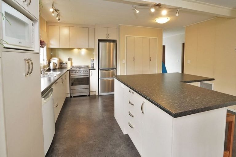 Photo of property in 28 Clements Crescent, Queenwood, Hamilton, 3210