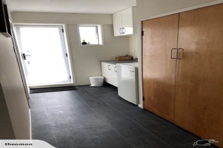 Photo of property in 125 Chamberlain Road, Massey, Auckland, 0614