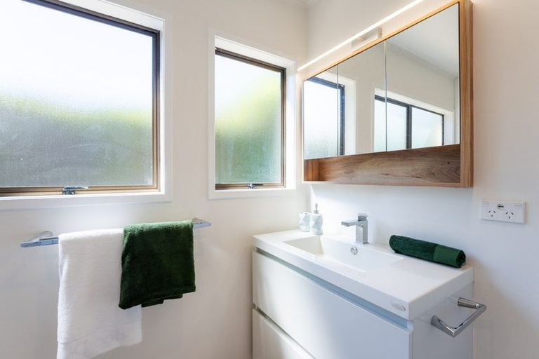 Photo of property in 71 Moore Street, Hillcrest, Auckland, 0627