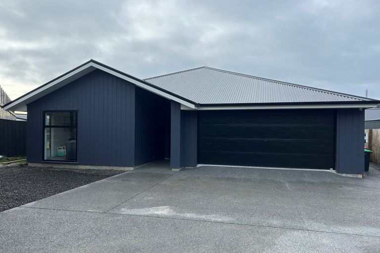 Photo of property in 8 Emeline Chapman Drive, Cracroft, Christchurch, 8022