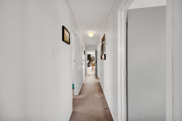 Photo of property in 17 Suther Street, Waverley, 4510