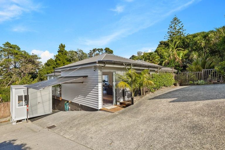 Photo of property in 24 Edgerton Road, Te Atatu Peninsula, Auckland, 0610