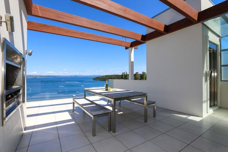 Photo of property in 1/852 Wily Terrace, Acacia Bay, Taupo, 3330