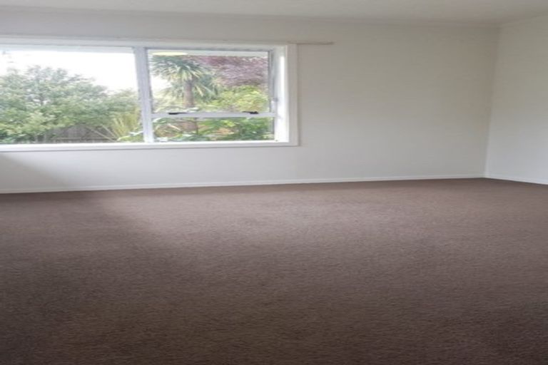 Photo of property in 7 Pinehurst Crescent, Russley, Christchurch, 8042