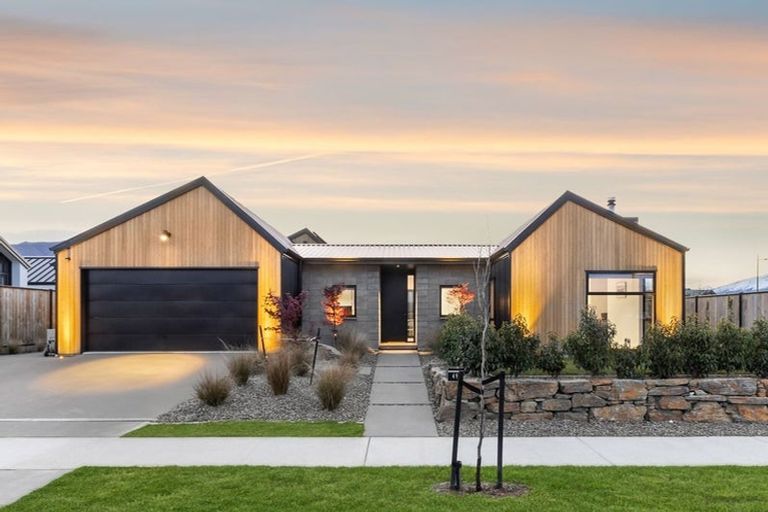 Photo of property in 49 Pounamu Avenue, Albert Town, Wanaka, 9305