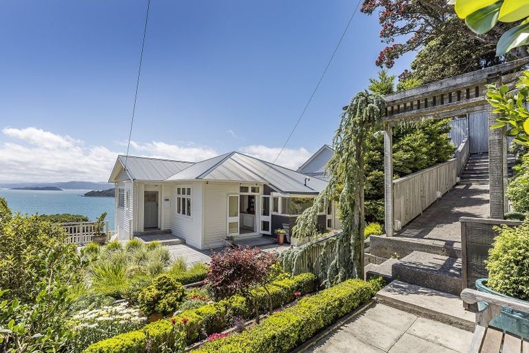Photo of property in 139 Grafton Road, Roseneath, Wellington, 6011