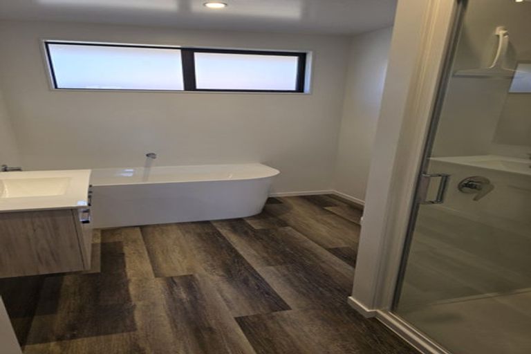 Photo of property in 3 Bale Road, Jacks Point, 9371