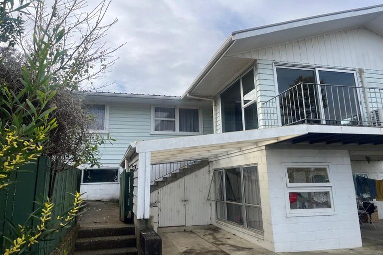 Photo of property in 15 Ellesmere Crescent, Pakuranga Heights, Auckland, 2010