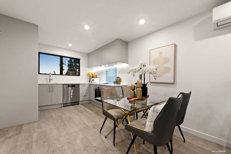 Photo of property in 2/13 Crosby Road, West Harbour, Auckland, 0618