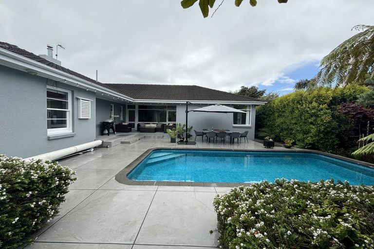 Photo of property in 27 Phoenix Avenue, Hokowhitu, Palmerston North, 4410