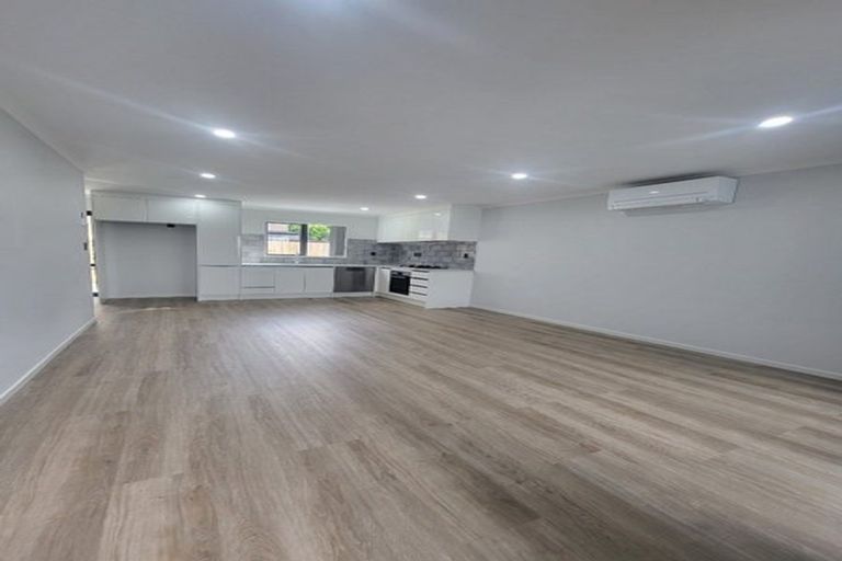 Photo of property in 8c Kent Road, Manurewa, Auckland, 2102