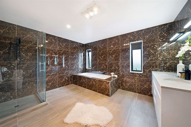 Photo of property in 74b Stamford Park Road, Mount Roskill, Auckland, 1041