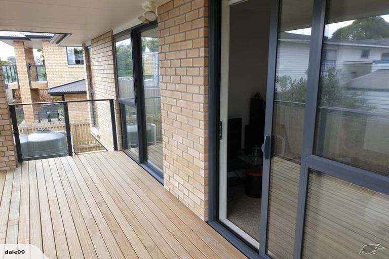 Photo of property in 38 Cockayne Crescent, Sunnynook, Auckland, 0620