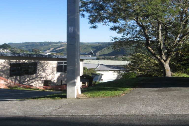 Photo of property in 24 Castle Crescent, Stokes Valley, Lower Hutt, 5019