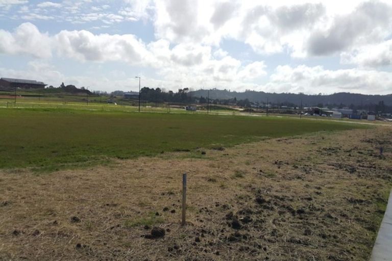 Photo of property in 5 Vinistra Road, Kumeu, 0810