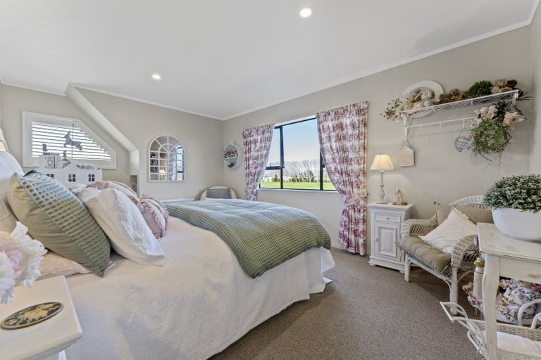 Photo of property in 113 John F Kennedy Drive, Milson, Palmerston North, 4414