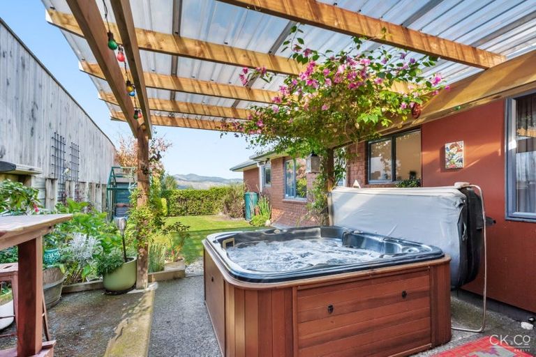 Photo of property in 53 Riverstone Drive, Riverstone Terraces, Upper Hutt, 5018