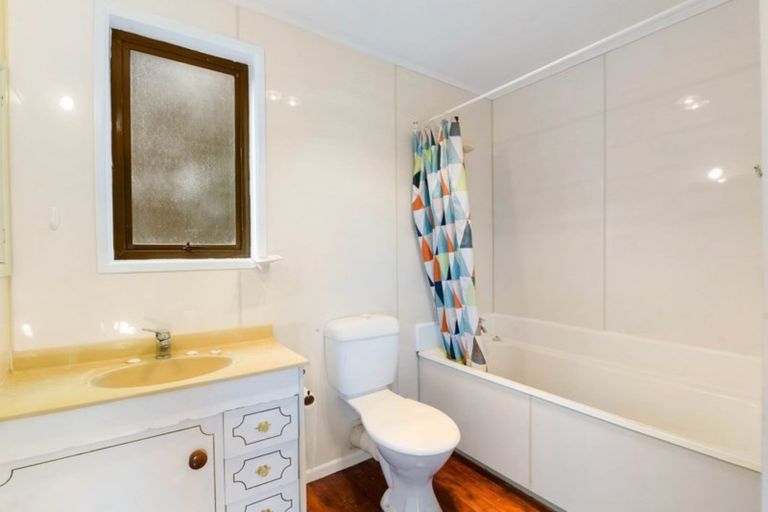 Photo of property in 11 Waana Street, Mourea, Rotorua, 3074