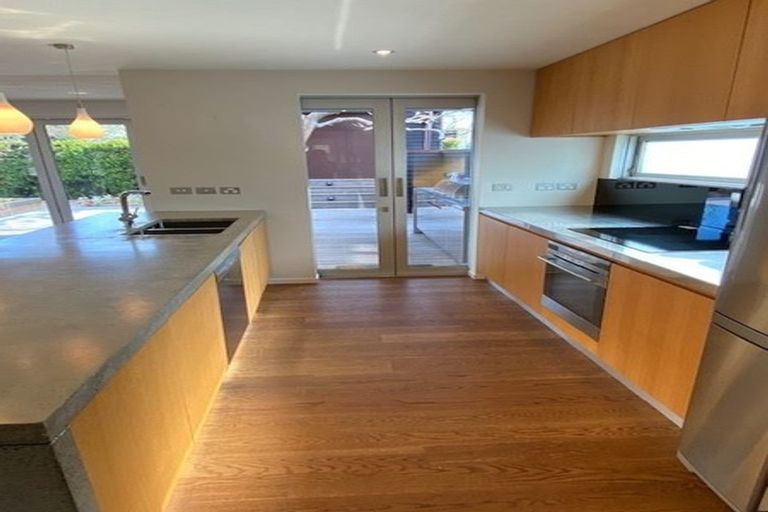 Photo of property in 33 Hastings Parade, Devonport, Auckland, 0624