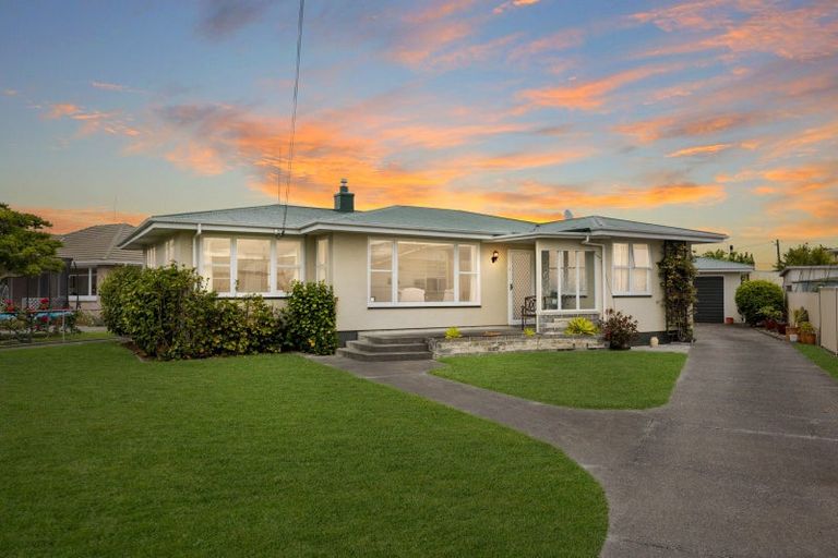 Photo of property in 18 Keats Avenue, Onekawa, Napier, 4110