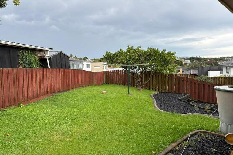 Photo of property in 1/14b Camrose Place, Glenfield, Auckland, 0629