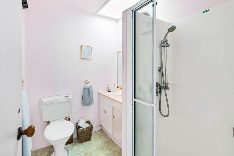 Photo of property in 2/10 Upper Bourke Street, Kilbirnie, Wellington, 6022