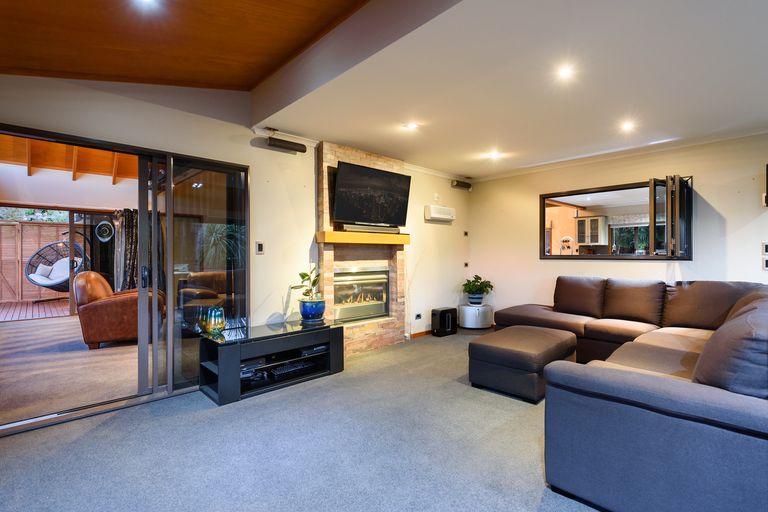 Photo of property in 17 Roger Guy Place, Welcome Bay, Tauranga, 3175