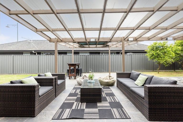 Photo of property in 60 Kapiti Drive, Poraiti, Napier, 4112