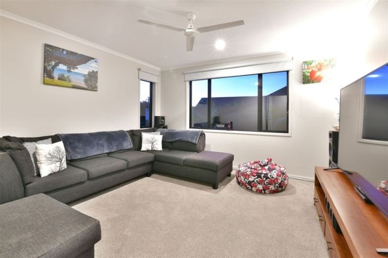 Photo of property in 32 Woodridge Drive, Stanmore Bay, Whangaparaoa, 0932