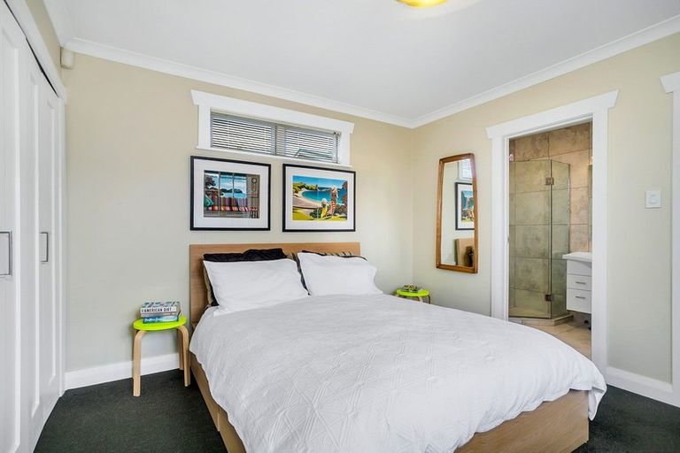 Photo of property in 63 Dignan Street, Point Chevalier, Auckland, 1022
