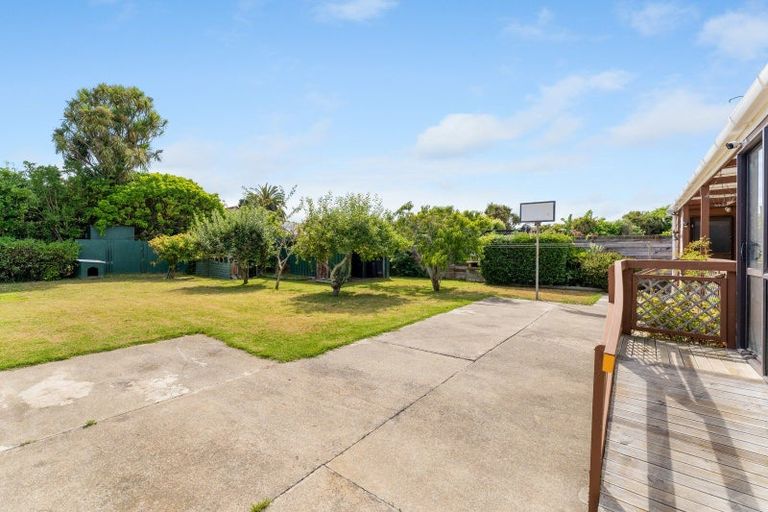 Photo of property in 28 Kiharoa Street, Otaki Beach, Otaki, 5512