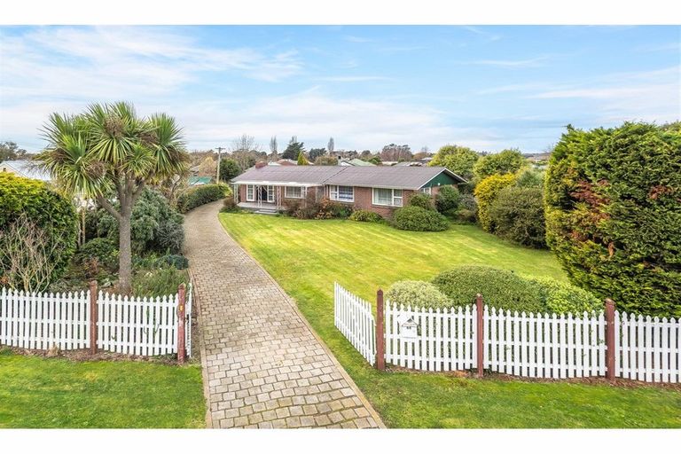 Photo of property in 64 Main North Road, Woodend, 7610