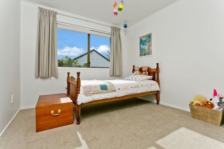 Photo of property in 59a Sunset Road, Totara Vale, Auckland, 0632