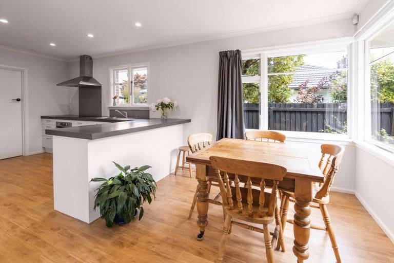 Photo of property in 8a Kyeburn Place, Avonhead, Christchurch, 8042