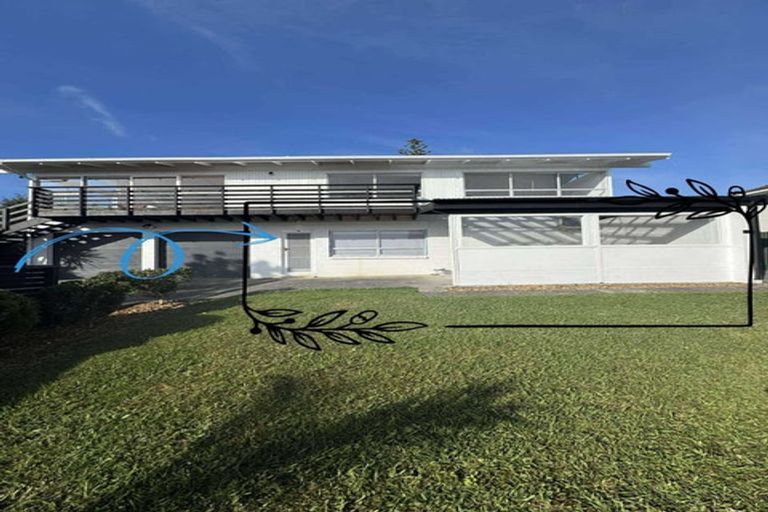 Photo of property in 3 Hartley Terrace, Massey, Auckland, 0614