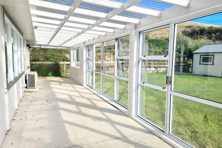 Photo of property in 995 Makara Road, Makara Beach, Karori, 6972