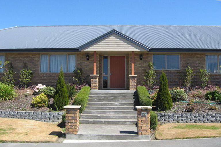 Photo of property in 33 Woodhurst Drive, Casebrook, Christchurch, 8051