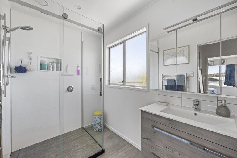 Photo of property in 11 Wynyard Crescent, Tamatea, Napier, 4112