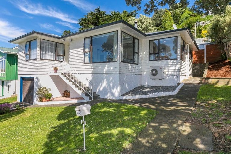 Photo of property in 12 Breton Grove, Kingston, Wellington, 6021